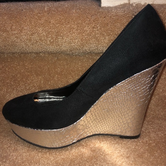 Kardashian Kollection Black Silver Wedge Heels 7.5 - Picture 4 of 8